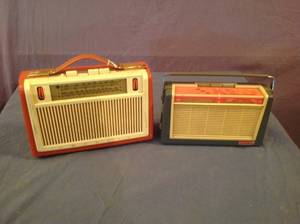 lot 294 image: Vintage Foreign Radios
