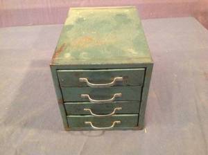 lot 302 image: Metal Organizer Full of Dremel Attachments