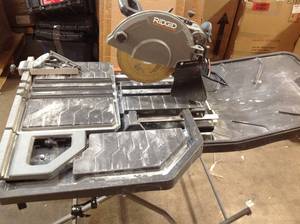 Ridgid 10 in. Wet Tile Saw with Stand used in working condition