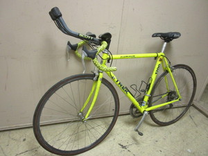lot 703 image: TREK 1200 BICYCLE, W ALUMINUM FRAME, SPEED-PLAY PEDALS