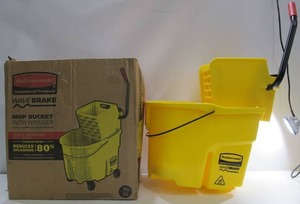 lot 485 image: Rubbermaid Wavebrake 35 Qt. Mop Bucket with Wringer