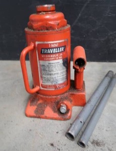lot 31 image: BOTTLE JACK