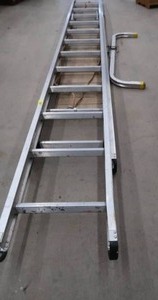 lot 33 image: EXTENSION LADDER