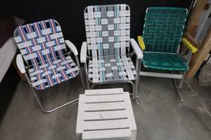 lot 47 image: LAWN CHAIRS