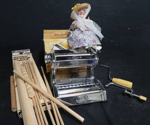 lot 116 image: PASTA MAKER