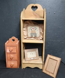 lot 126 image: HOME DECOR