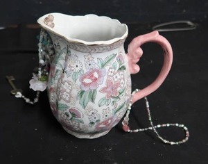lot 130 image: HOME DECOR