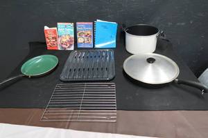 lot 138 image: COOKING LOT