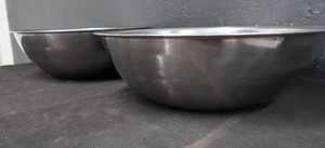 lot 141 image: HUGE BOWLS
