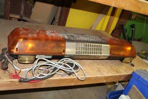 lot 1055 image: Federal Signal Corporation Street Hawk Light Bar Assembly 50Lx12Wx9H