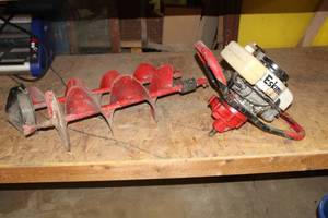 lot 1057 image: Eskimo Auger  with Auger Bits (x2)