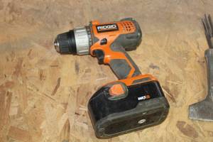 lot 1089 image: Ridgid 18V Cordless Drill 12 R86007  with Battery