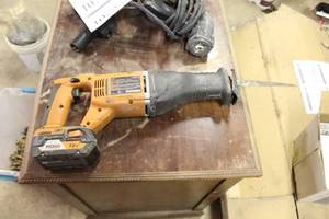 lot 1074 image: DeWalt 18V Cordless Reciprocating Saw R844
