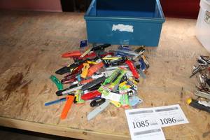 lot 1086 image: Hand Tools (in tote)  with Box Cutters, Replacement Blades