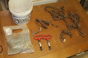 lot 1126 image: Lot of Chains, Hitch Pins (in bucket)