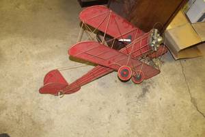 lot 1136 image: Metal Hanging WWI Biplane Red 46Lx40W