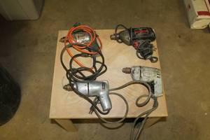 lot 1100 image: Lot of (4) Drills  with Craftsman 38 (x1), Black & Decker (x2), Unknown (x1)