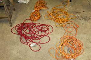lot 1114 image: Lot of (4) Extension Cords