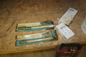 lot 1153 image: House Hardware and Dcor  with Door Closers (x2), Wind Chime Kit (x1)