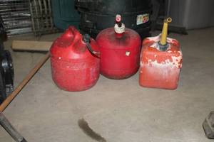 lot 1189 image: Lot of (3) Plastic Gas Cans