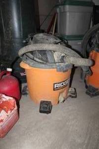 lot 1182 image: Ridgid Shop Vac 12 Gallon