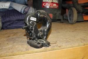 lot 1641 image: Pintle Hitch