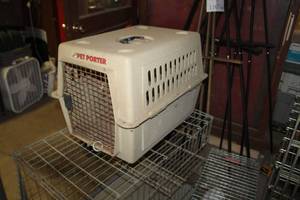 lot 1647 image: Pet Porter Pet Carrier 24Lx18Wx19H