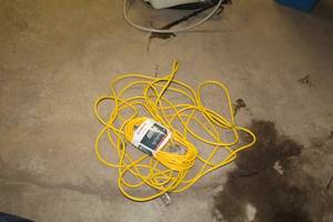 lot 1623 image: Lot of (2) Heavy Duty Outdoor Power Cords