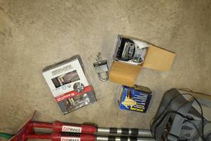 lot 1629 image: Lot of (4) House Locks (in package)  with Dead Bolts (x2), Keyed Security Entrance Set (x1), Padlock (x1)