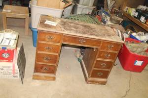 lot 1653 image: Vintage Wood Desk 8-drawer 43-12Lx21Wx30-12H