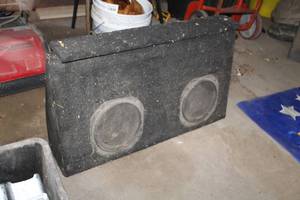 lot 1685 image: Subwoofer 30Lx7Wx16H