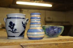 lot 1729 image: Lot of (3) Ceramic Table Dcor  with Vase (x2), Bowl