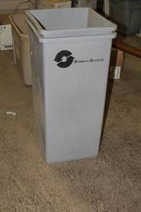 lot 1749 image: Lot of (2) Plastic Trash Cans 14-12Lx14-12Wx28H
