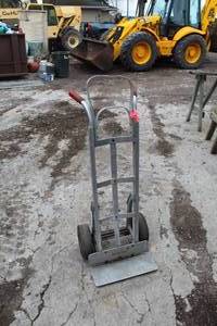 lot 1780 image: Hand Truck 2-wheel 19-12Wx18Dx51H