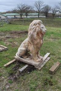 lot 1003 image: Concrete Lion Statue 38Lx24Wx59H