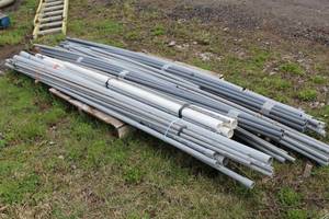 lot 1011 image: Lot of PVC Pipe