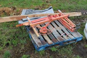 lot 1013 image: Drywall Lift