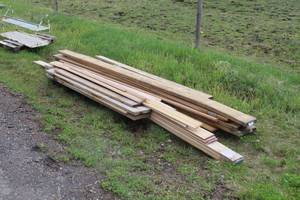 lot 1022 image: Lot of Wood Boards