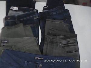 4 jeans 1 shorts size 4 jrs. Hollis...