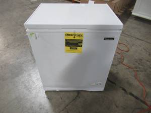 lot 303 image: Magic Chef 5.0 cu. ft. Chest Freezer White HMCF5W4