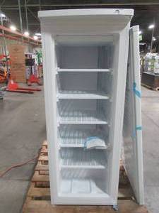 lot 307 image: Magic Chef 5.8 cu. ft. Upright Freezer in White HMUF6WE
