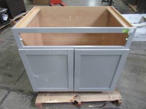 lot 323 image: Hampton Bay Cambridge Shaker Assembled 36 in. x 35 in. x 25 in. Base Cabinet with Soft Close Full Extension Drawer in Gray CA3635B-KG