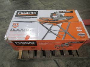 lot 333 image: Ridgid 12 Amp Corded 8 in. Tile Saw with Extended Rip R4041S
