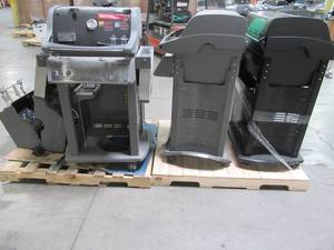 lot 107 image: (4) WEBER SPIRIT Grills - DO NOT WORKUSED - For PartsRestore Only.