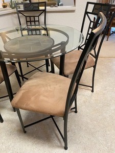 lot 14 image: Beautiful Glass Top Kitchen table with Slate Accents