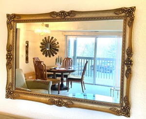 lot 12 image: Vintage Gold Frame Mirror