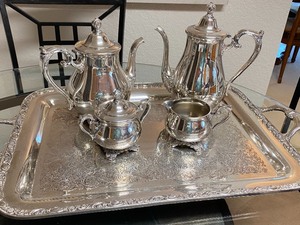 lot 15 image: Beautiful Silver Plate Tea Service