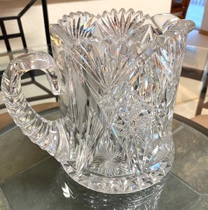 lot 16 image: Beautiful Vintage Cut Glass Pitcher