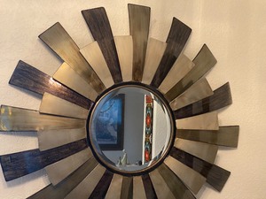lot 8 image: Beautiful Wall Mirror
