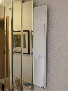 lot 72 image: Decorative Wall Mirror